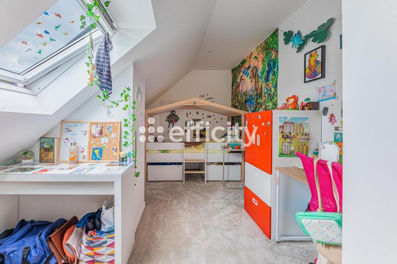 Maison - 205 m² - 8 pièces