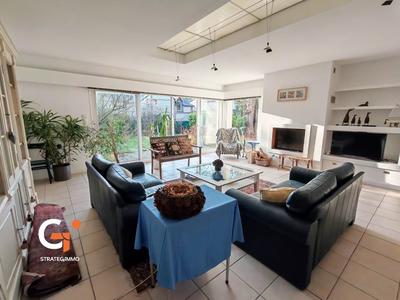 Maison - 180 m² - 7 pièces