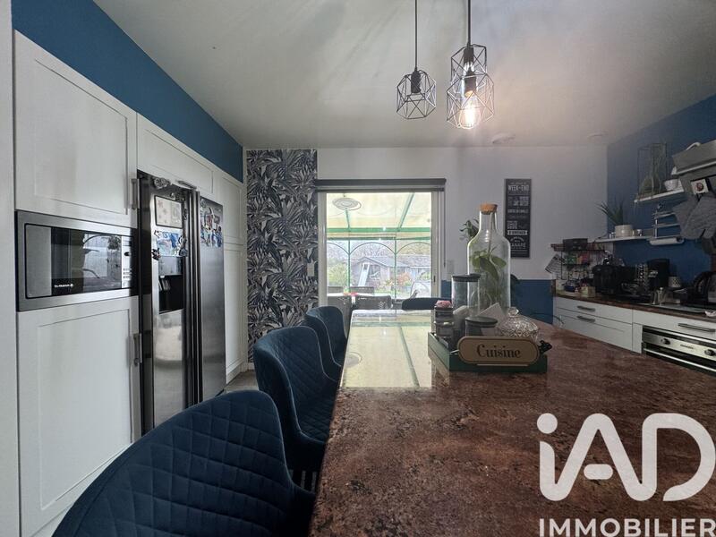 Maison - 217 m² - 7 pièces