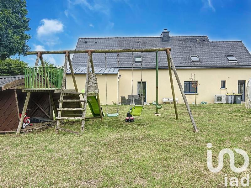 Maison - 210 m² - 10 pièces