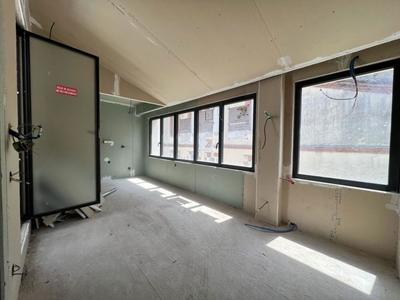 Bureau - 119 m² - 6 pièces