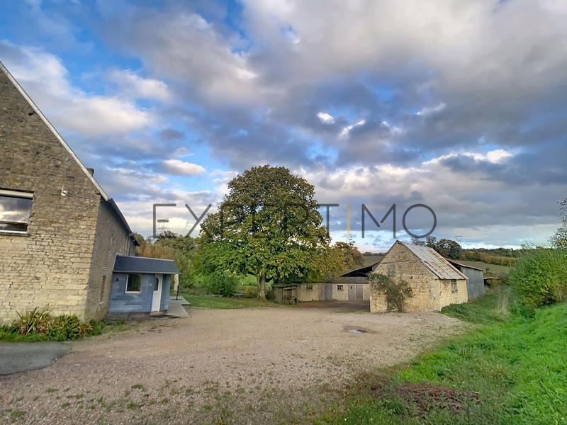 Maison - 230 m² - 9 pièces