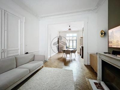 Maison - 202 m² - 7 pièces