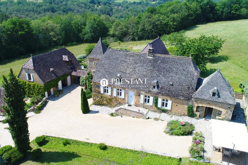 Propriété - 287 m² - 13 pièces