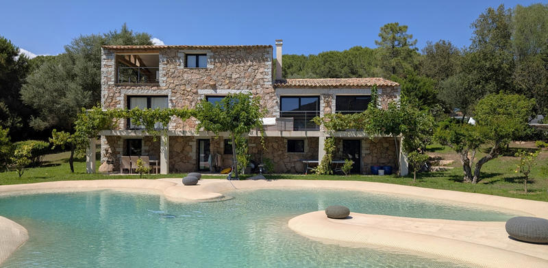 Maison - 305 m² - 7 pièces