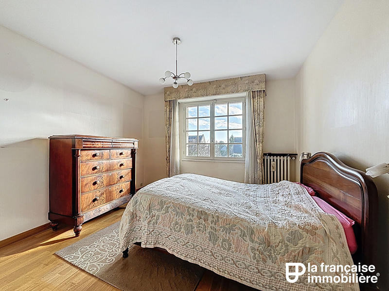 Maison - 138 m² - 8 pièces