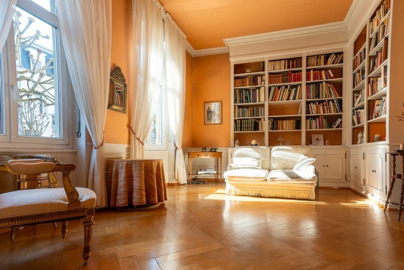 Maison - 357 m² - 9 pièces