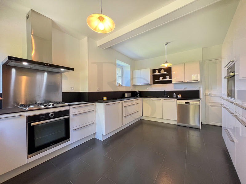 Manoir - 245 m² - 8 pièces