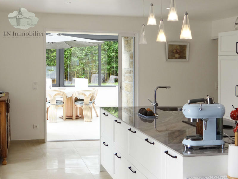 Propriété - 290 m² - 13 pièces