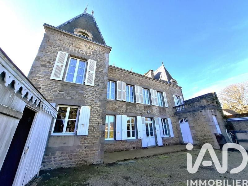 Maison - 221 m² - 12 pièces