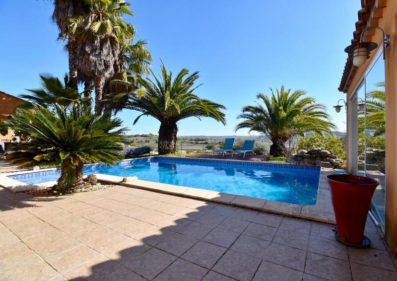 Villa - 235 m² - 6 pièces