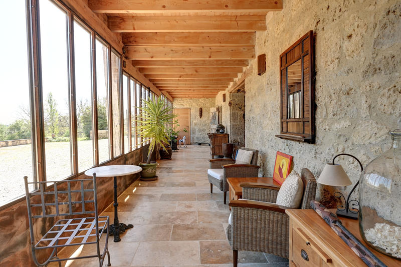 Maison - 374 m² - 13 pièces