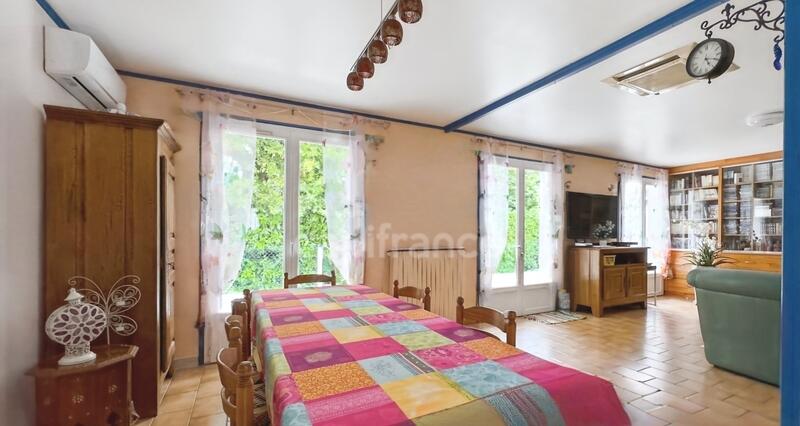 Maison - 236 m² - 10 pièces