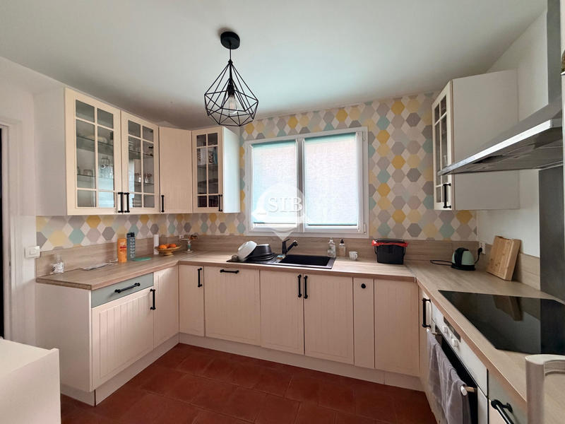 Maison - 99 m² - 5 pièces