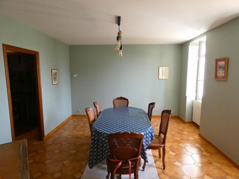 Maison - 280 m² - 8 pièces