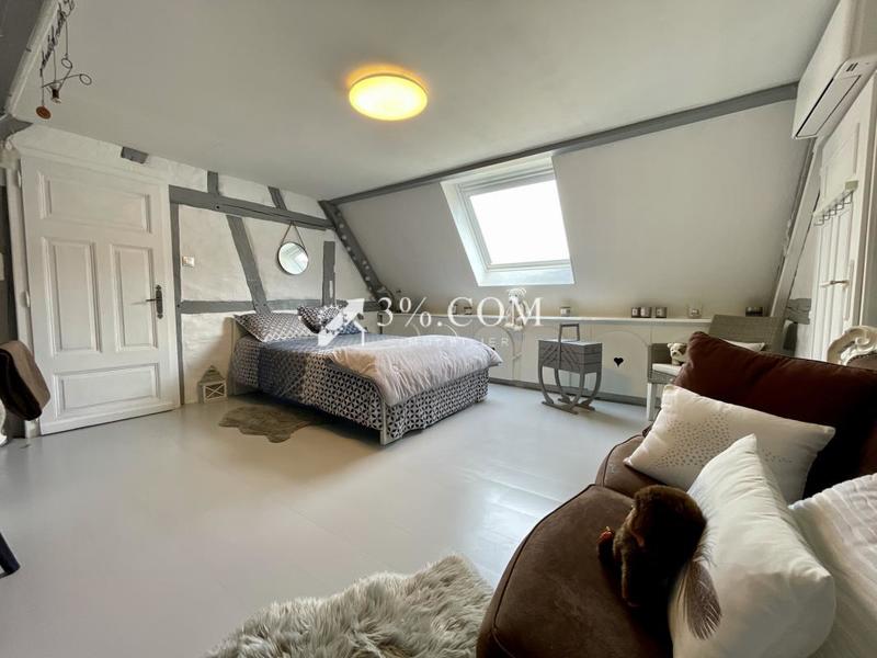 Demeure - 169 m² - 8 pièces