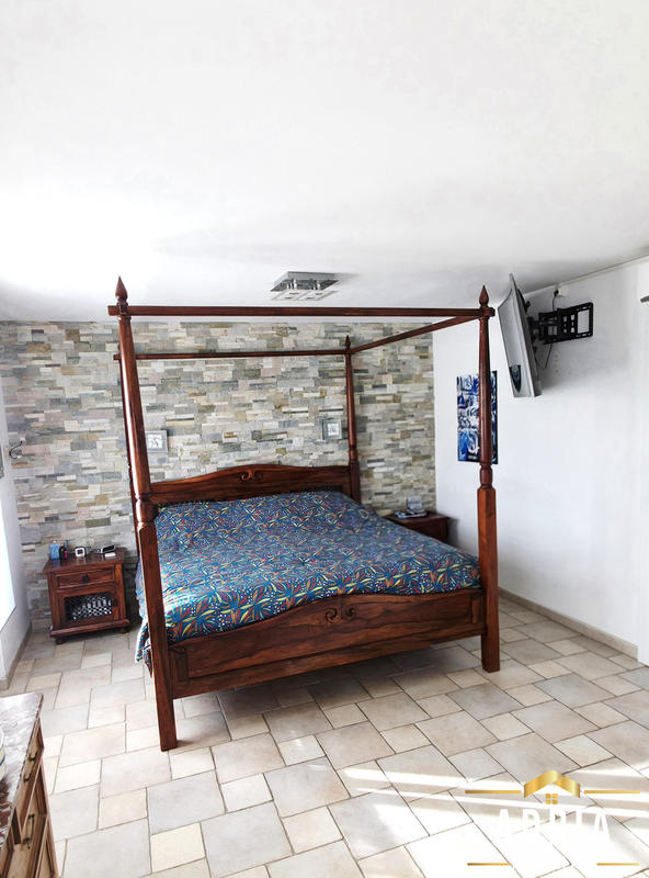 Maison - 195 m² - 9 pièces