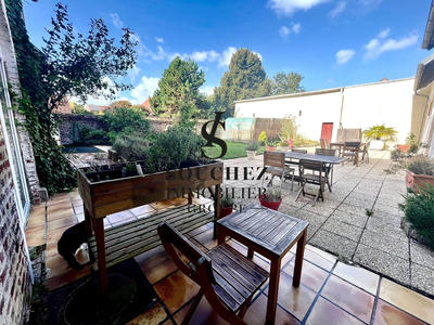 Maison - 328 m² - 7 pièces