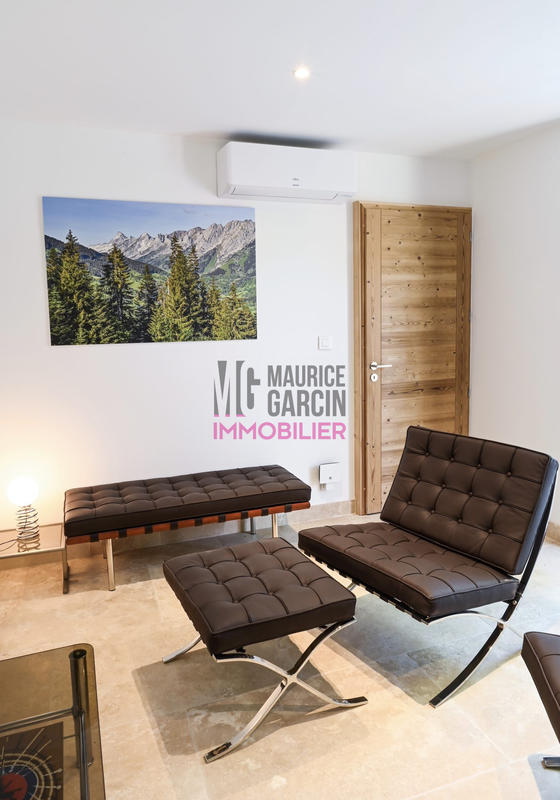 Maison - 250 m² - 8 pièces