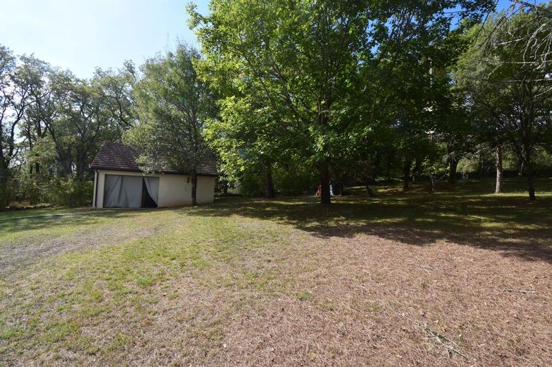 Propriété - 240 m² - 6 pièces