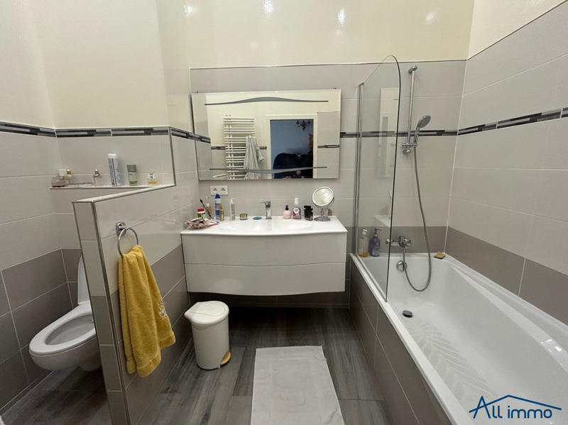 Maison - 268 m² - 5 pièces