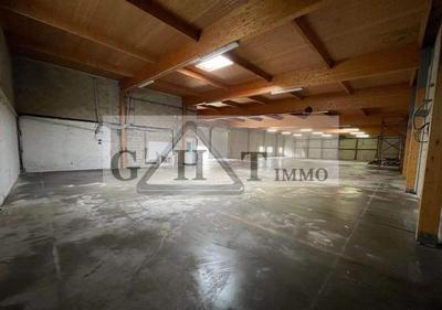 Entrepôt - 900 m²