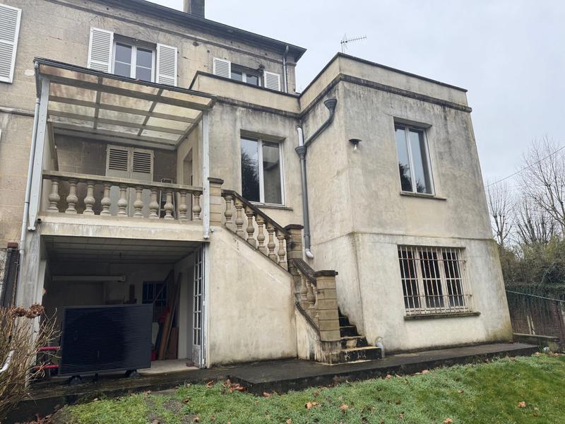 Maison - 207 m² - 8 pièces