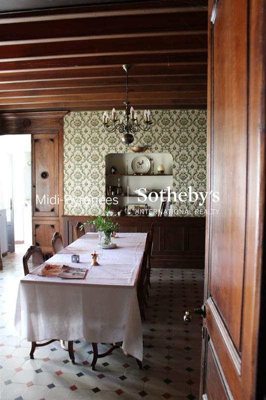 Maison de maîtres - 355 m² - 7 pièces