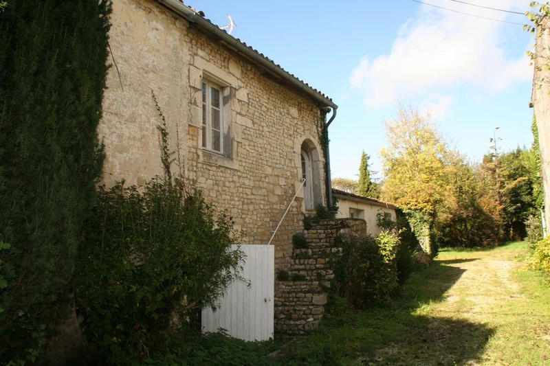 Maison - 180 m² - 8 pièces