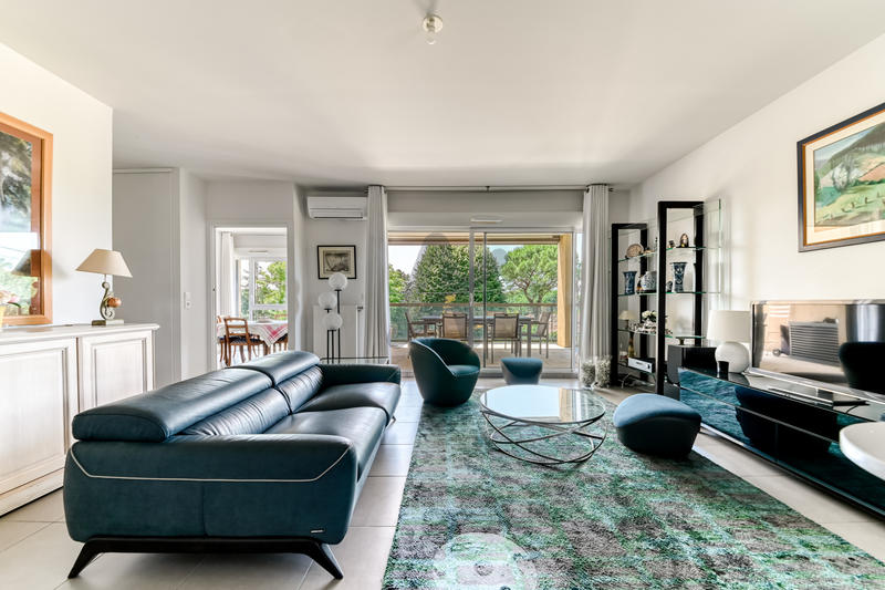 Appartement - 93 m² - 4 pièces