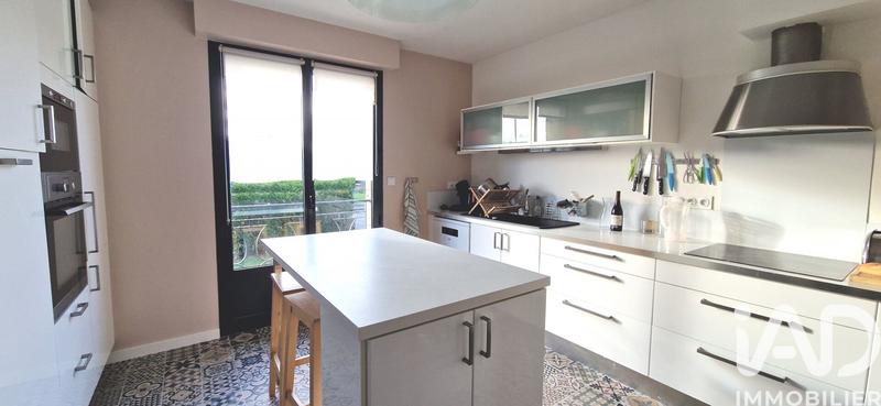 Maison - 180 m² - 8 pièces