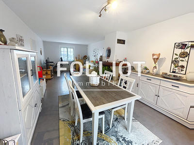 Maison - 90 m² - 5 pièces