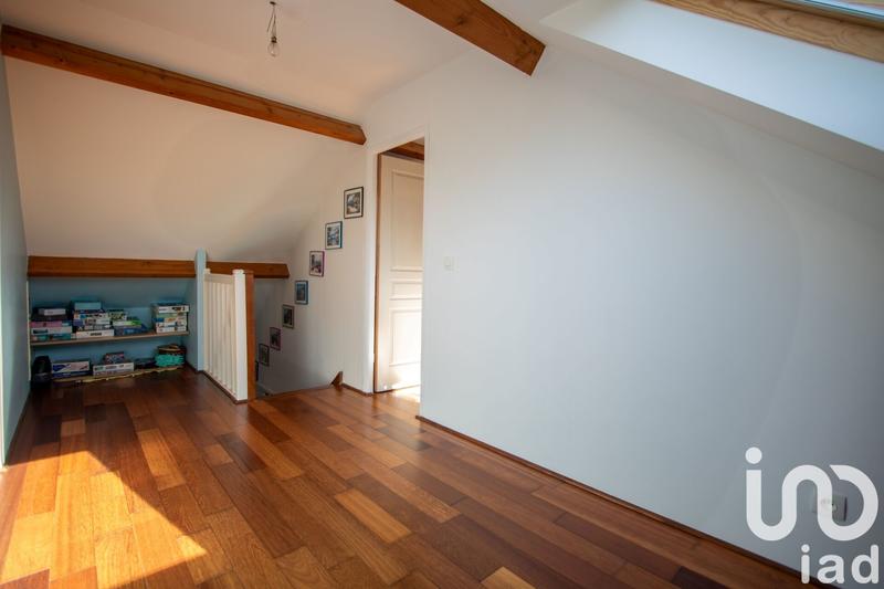Maison - 210 m² - 8 pièces