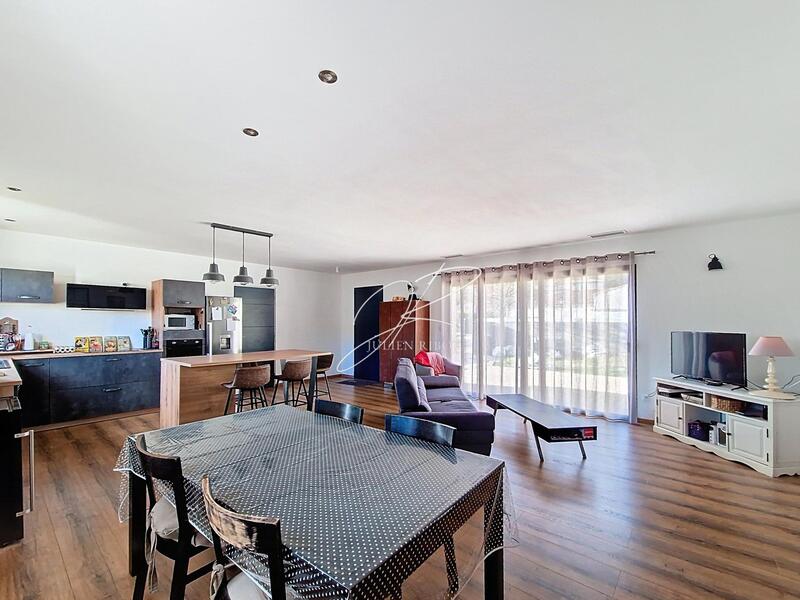 Maison - 111 m² - 5 pièces