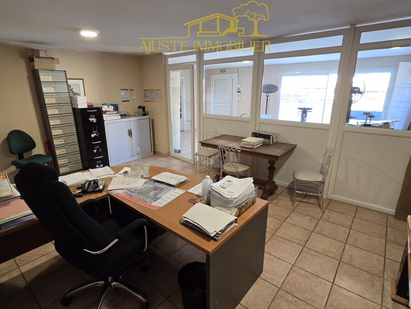 Local commercial - 465 m² - 7 pièces