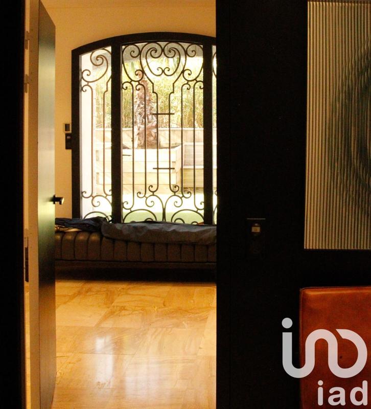 Maison - 590 m² - 11 pièces