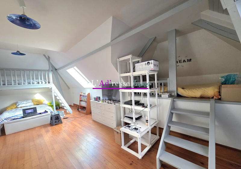 Maison - 221 m² - 10 pièces