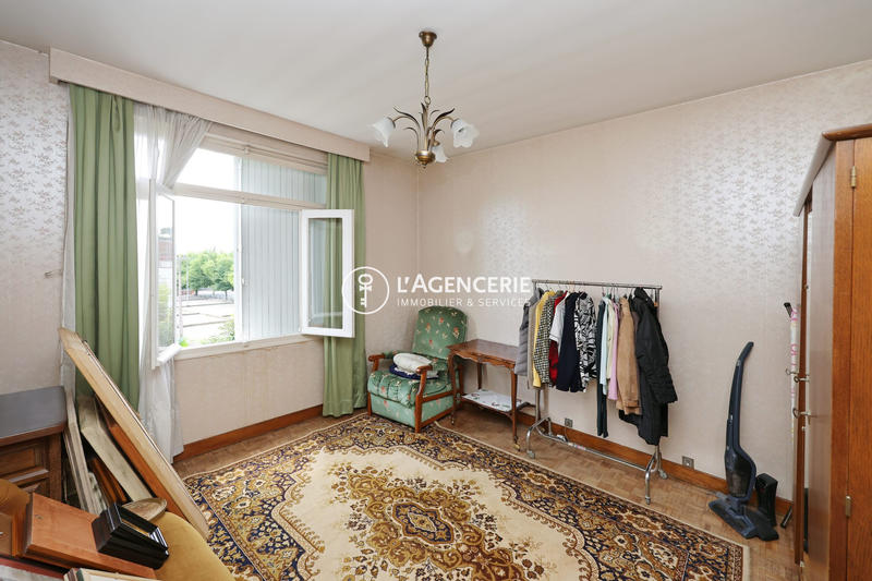 Maison traditionnelle - 104 m² - 4 pièces