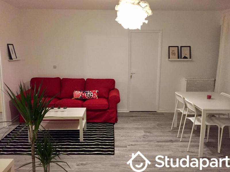 Chambre - 11 m² - 1 pièce