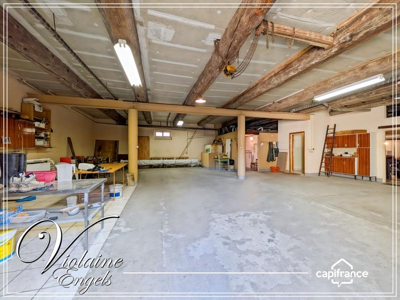 Maison - 217 m² - 7 pièces