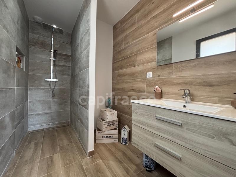 Maison - 200 m² - 6 pièces