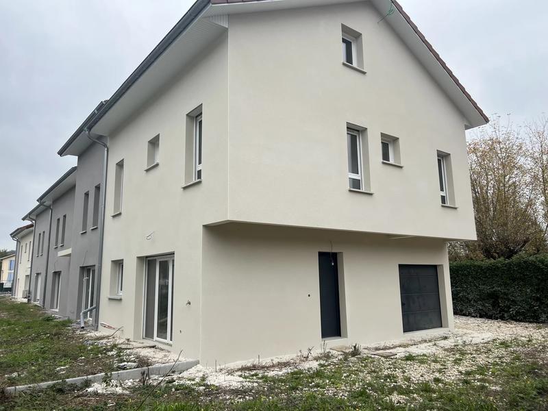 Maison - 96 m² - 5 pièces