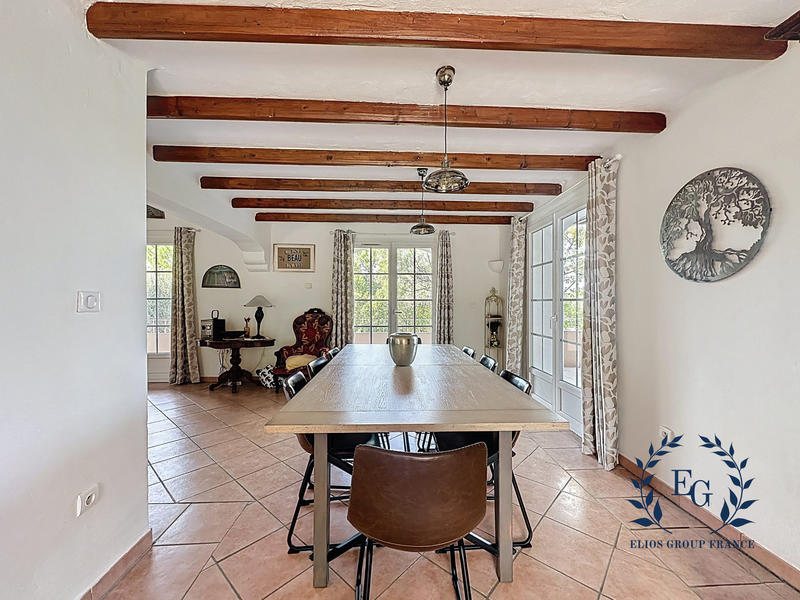 Maison - 216 m² - 7 pièces