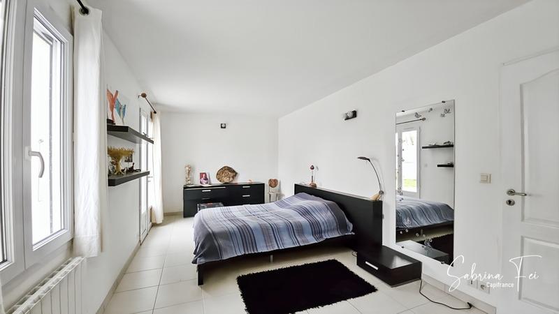 Maison - 235 m² - 7 pièces