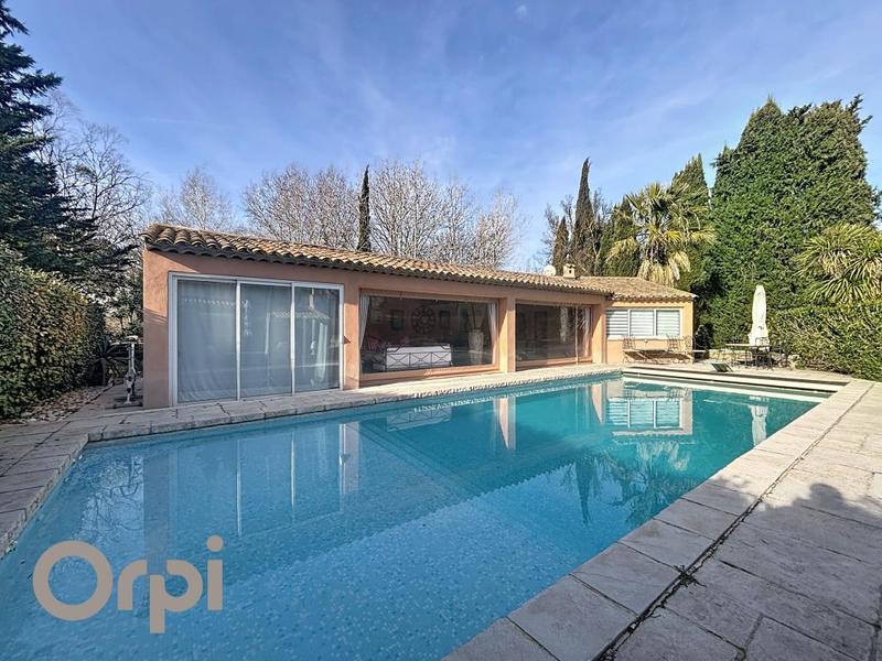 Maison - 189 m² - 6 pièces