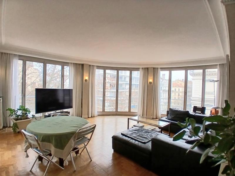 Appartement - 90 m² - 3 pièces