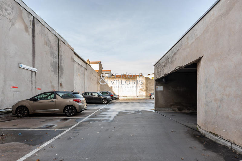 Parking / Garage - 15 m²