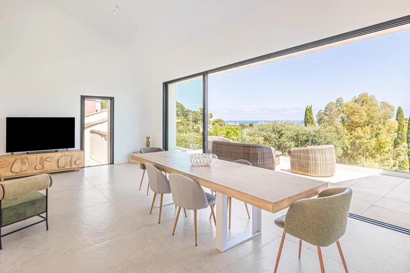 Maison - 375 m² - 10 pièces