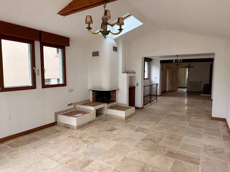 Maison - 204 m² - 8 pièces