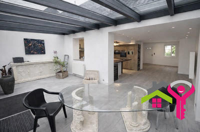 Maison - 93 m² - 6 pièces